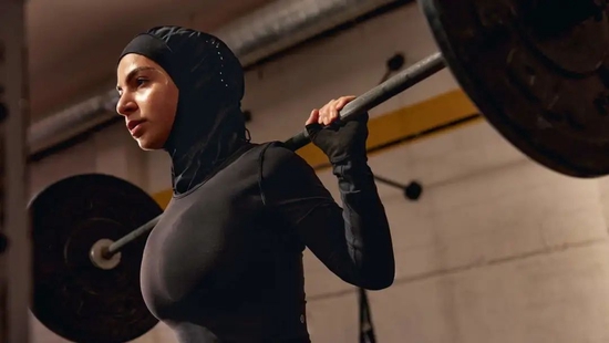 lululemon 推出的 hijab 头巾